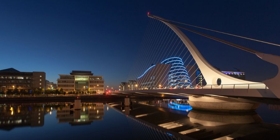 Imagen Nocturna de Dublín la Capital de Irlanda