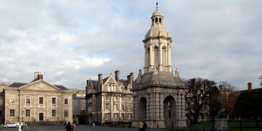 frontal del Trinity College