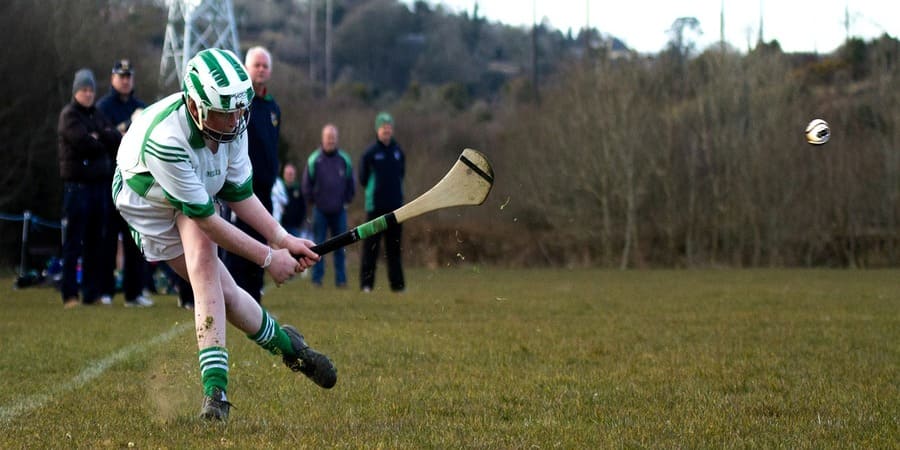 El hurling es el deporte mas querido de los irlandeses
