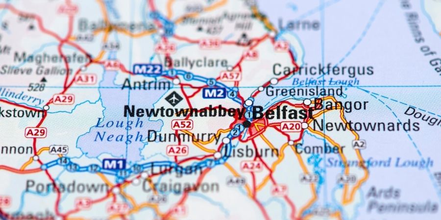 Geografia y vías en Irlanda del norte.