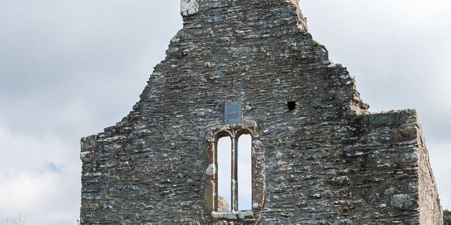 Vista de las ruinas de una iglesia Druídica Celta